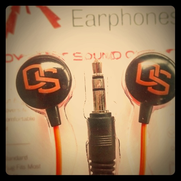 Collegiate Earphones!! (iPhones & iPod) 📲 - Picture 2 of 3